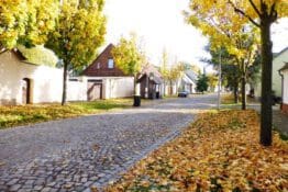 Katrin Grzelka: „Dorfstraße“