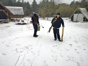 Semmi und Kevin kokeln immer noch fleißig Pfähle