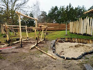 Hier  entsteht ein Häuschen für unsere kleinen Gäste.