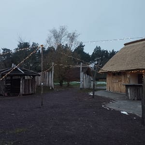 Schmücken für den Adventsmarkt
