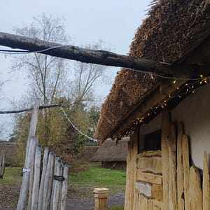 In diesem Jahr ist auch das Eingangstor zum Museumsbereich beleuchtet