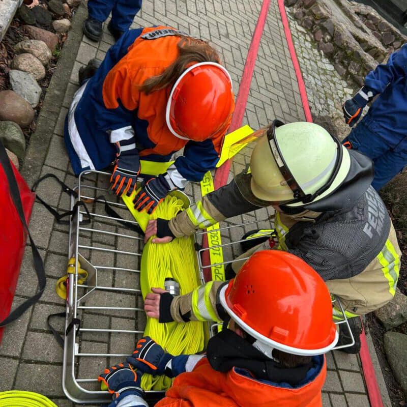 (c) Emilia Karolin Müller